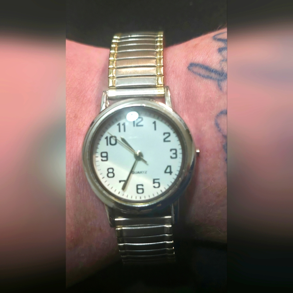 Vintage Quartz Watch With Stretch Band